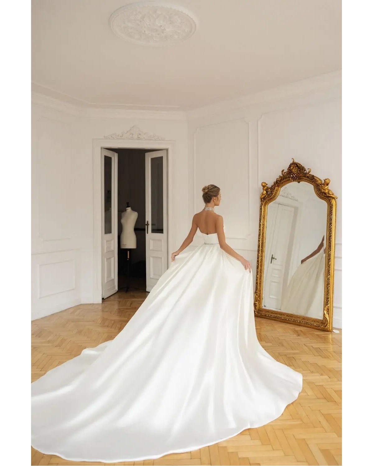 abito da sposa 2024 Less is More Oranta - Eva Lendel