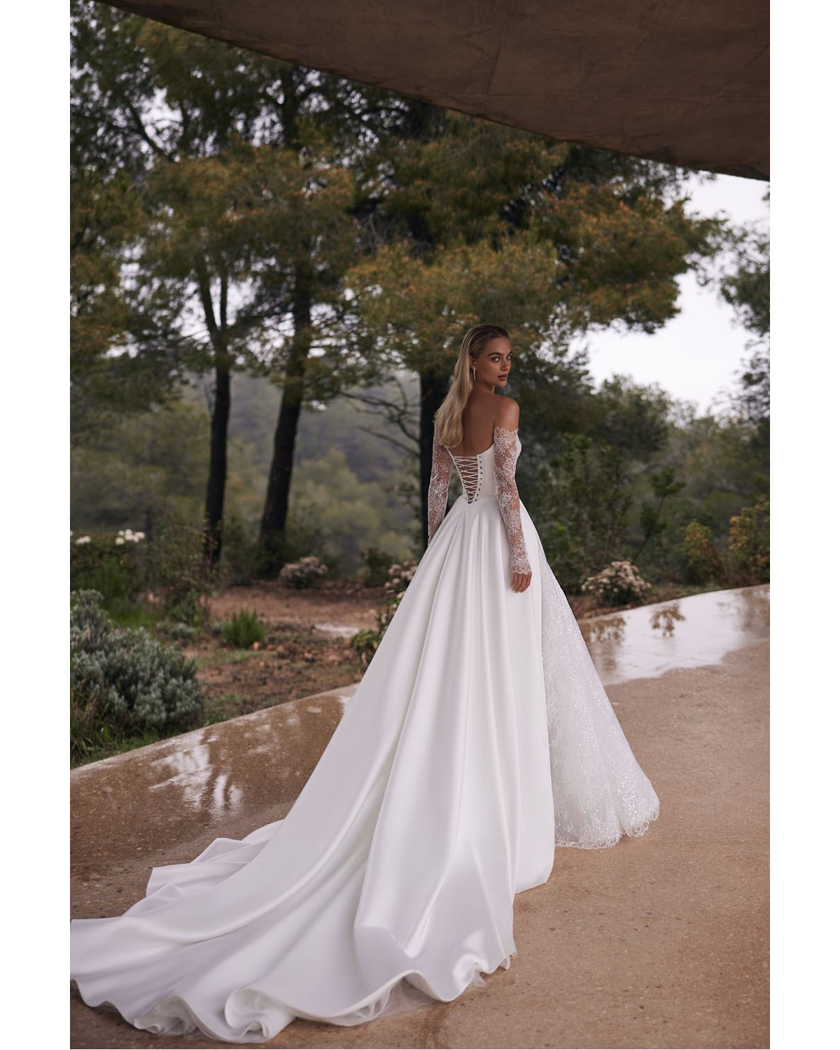 abito da sposa 2026 Aston Less is more V - Eva Lendel
