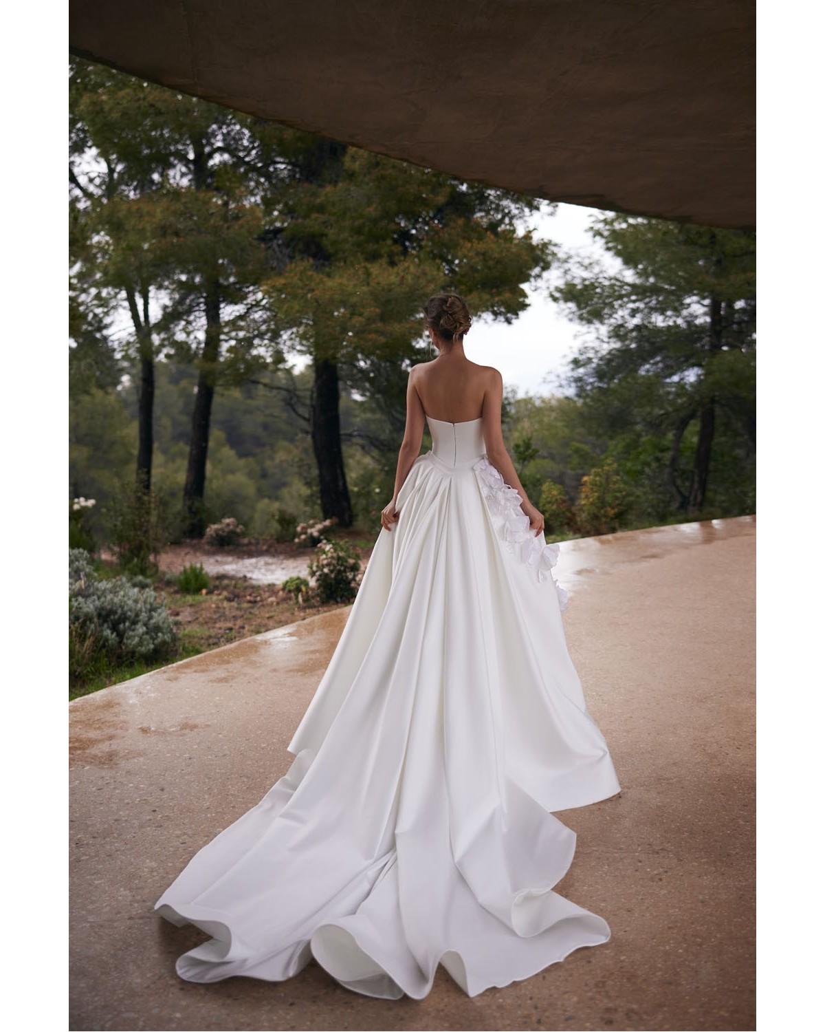 abito da sposa 2026 Capella Less is more V - Eva Lendel