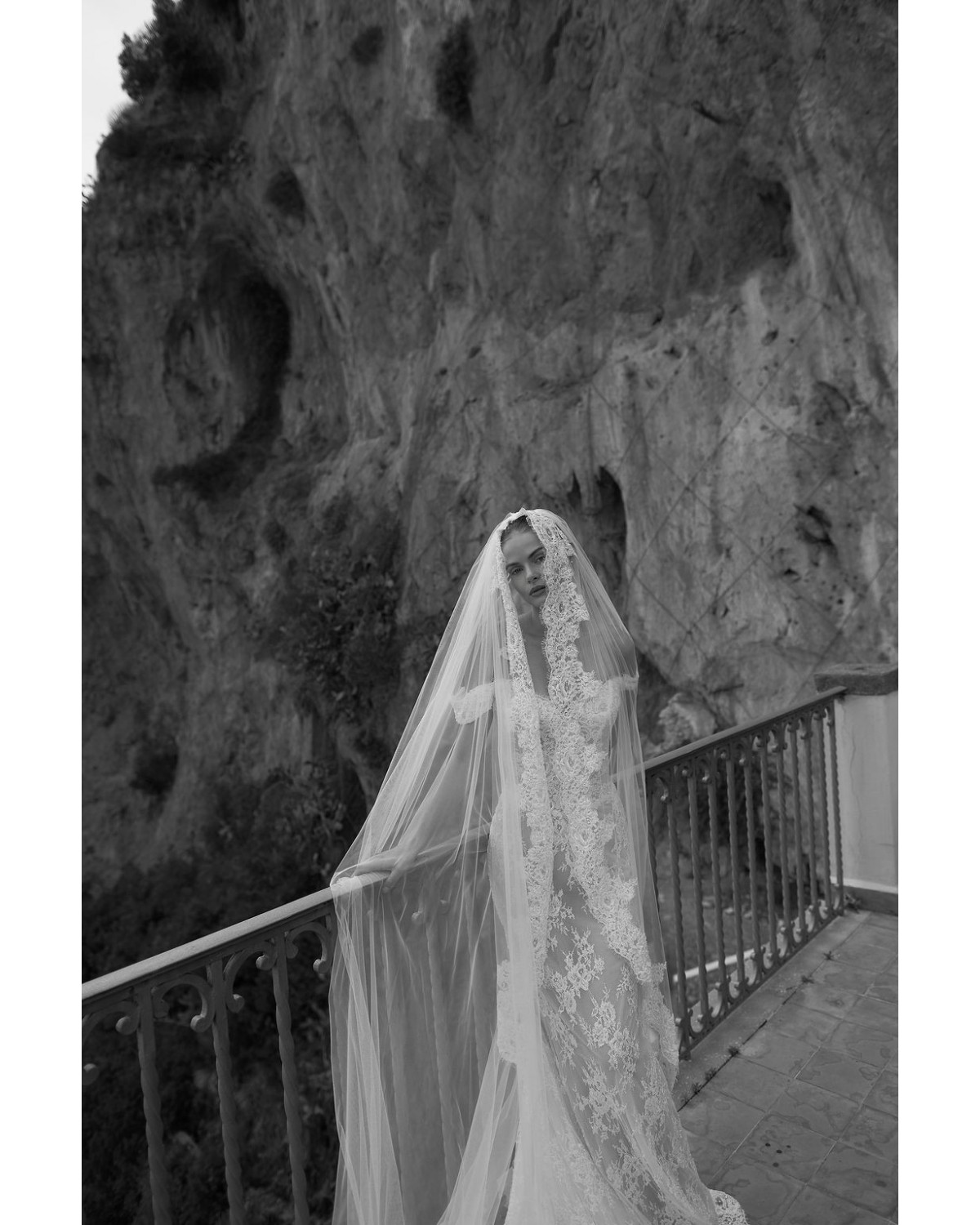 abito da sposa 2027 MANTOSIA SS 2027 - Michela Ferriero