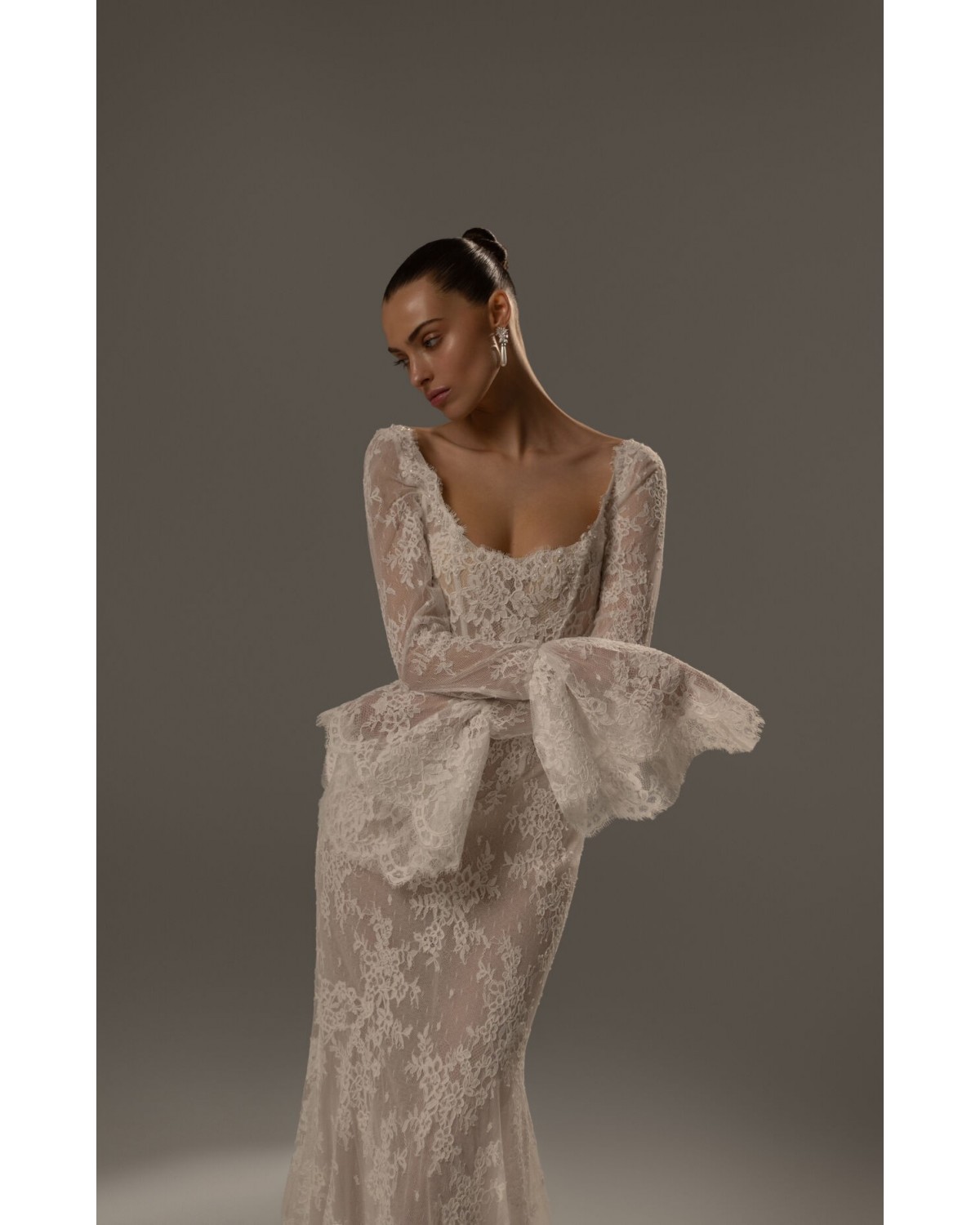 abito da sposa 2027 P11 No.16 - Berta Privée