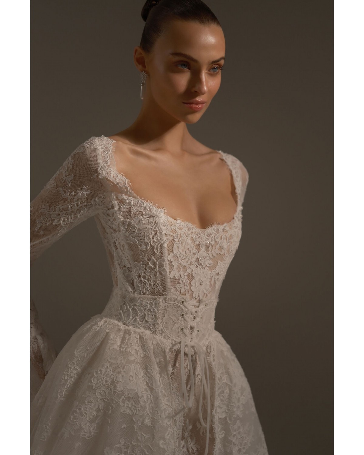 abito da sposa 2027 P11 No.16 - Berta Privée