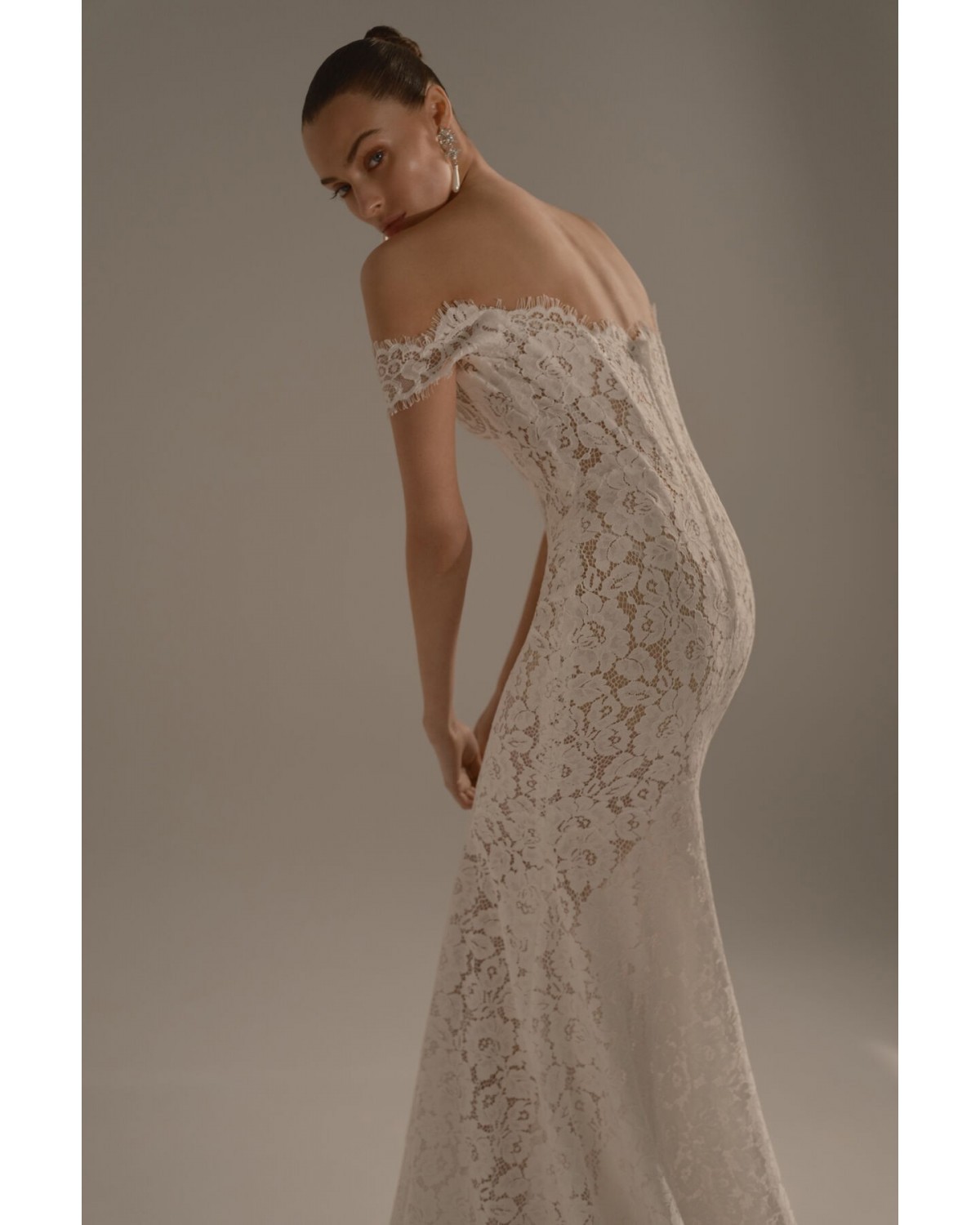 abito da sposa 2027 P06 No.16 - Berta Privée