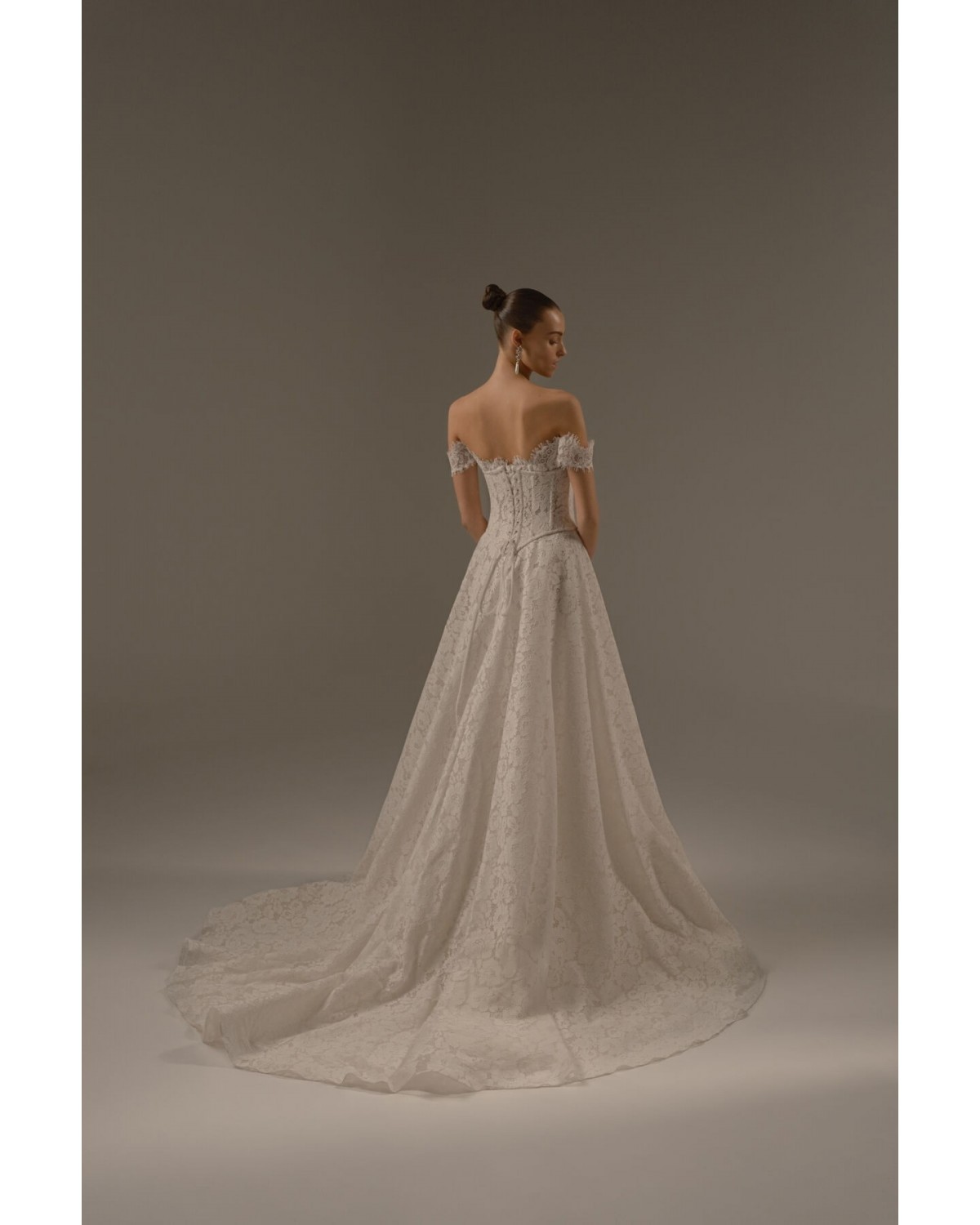 abito da sposa 2027 P06 No.16 - Berta Privée