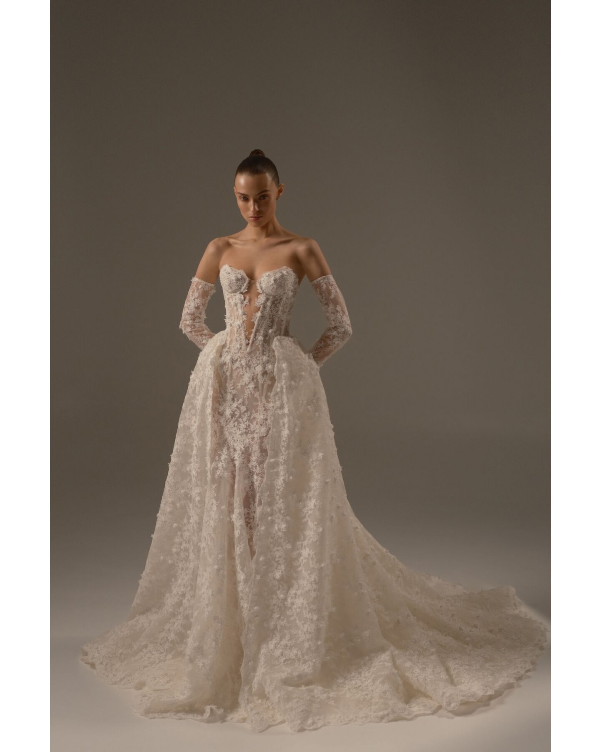 abito da sposa 2027 P02 No.16 - Berta Privée