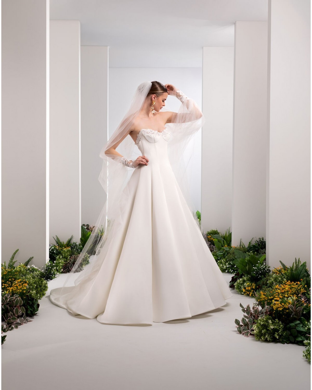 abito da sposa 2027 E0943 Lumina - Valentini Couture