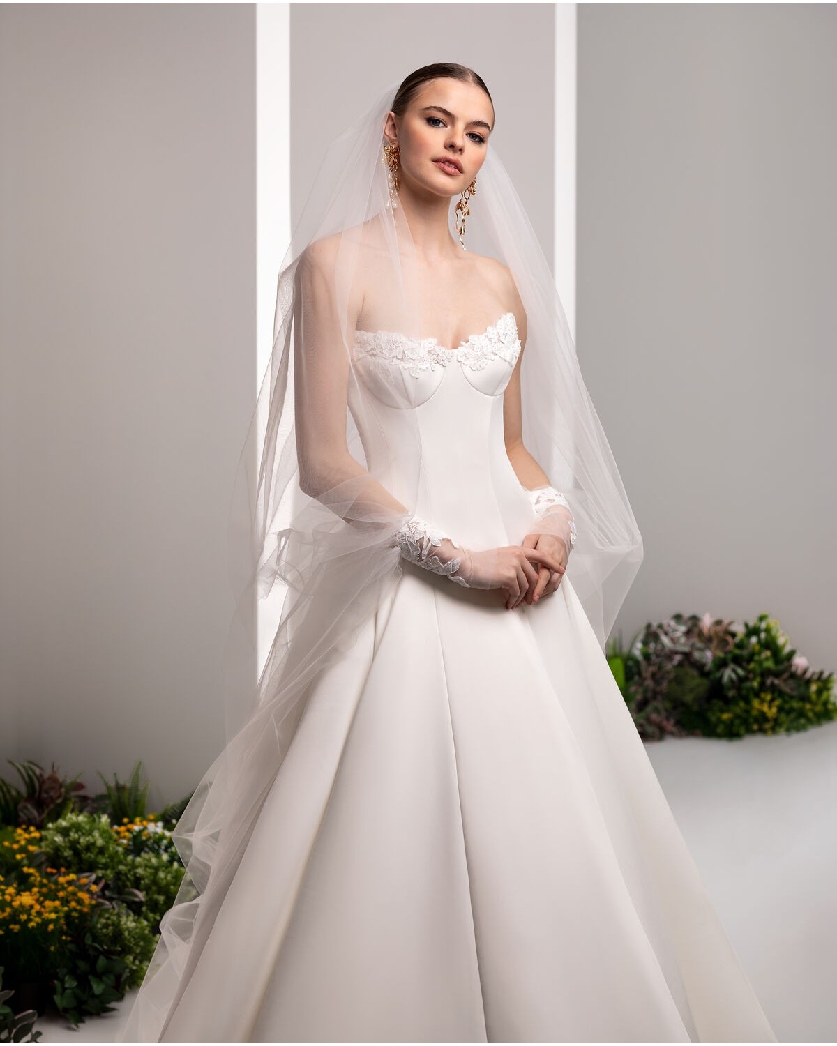 abito da sposa 2027 E0943 Lumina - Valentini Couture