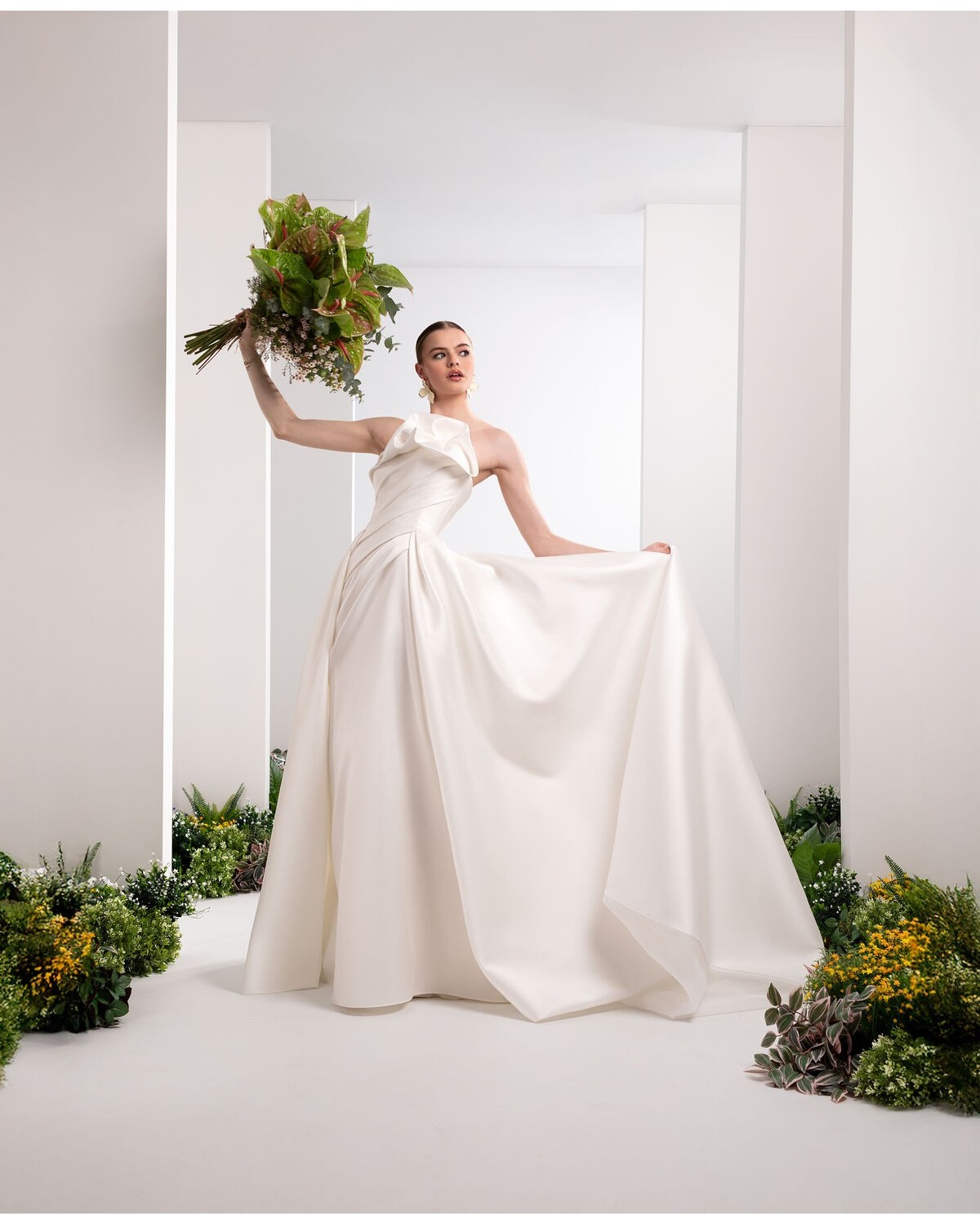 abito da sposa 2027 E0955 Lumina - Valentini Couture
