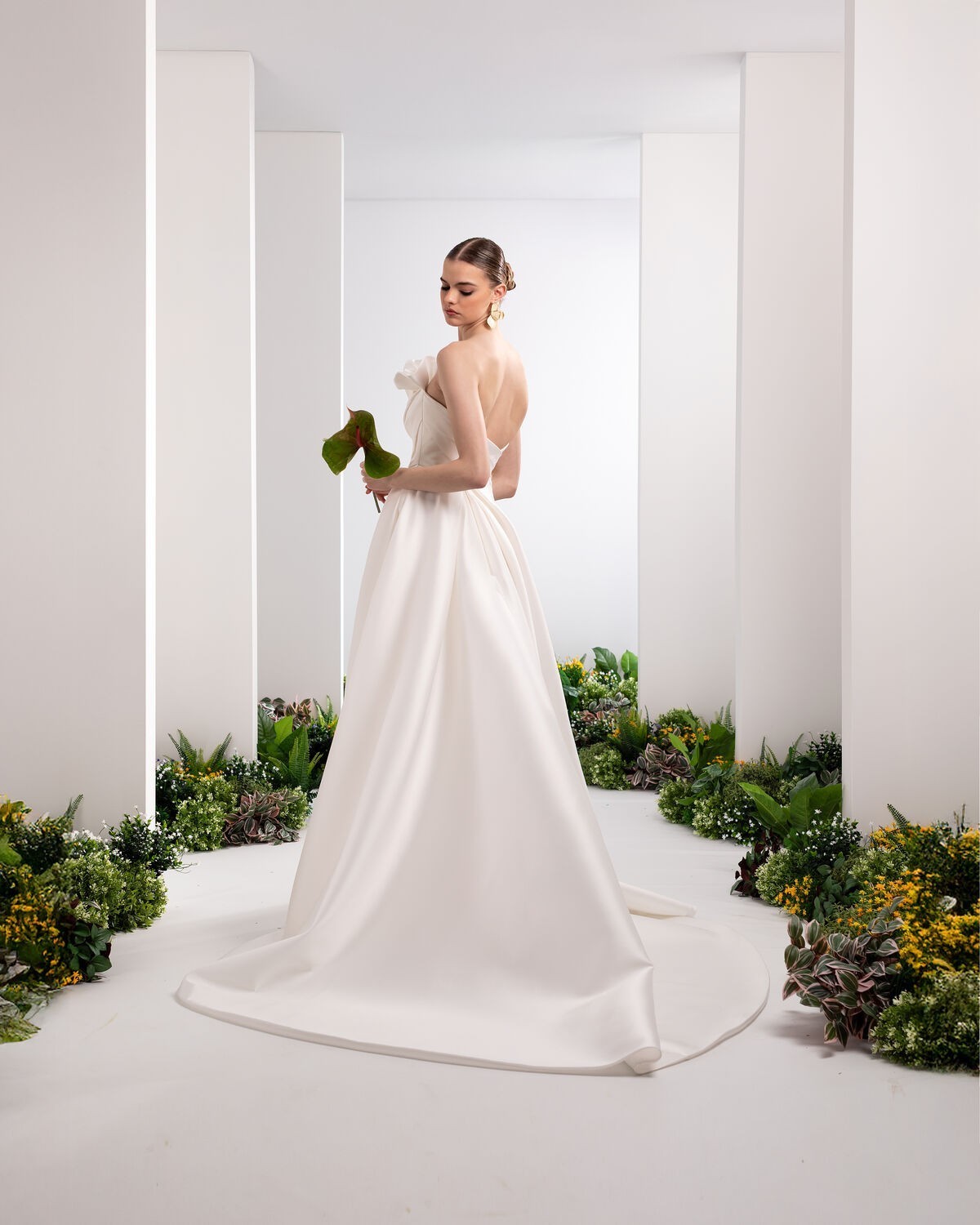 abito da sposa 2027 E0955 Lumina - Valentini Couture