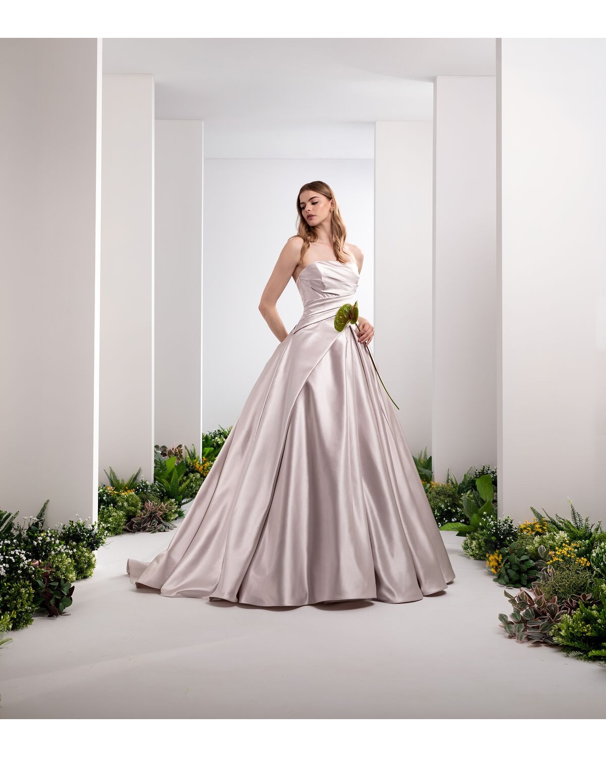 abito da sposa 2027 E0956 Lumina - Valentini Couture