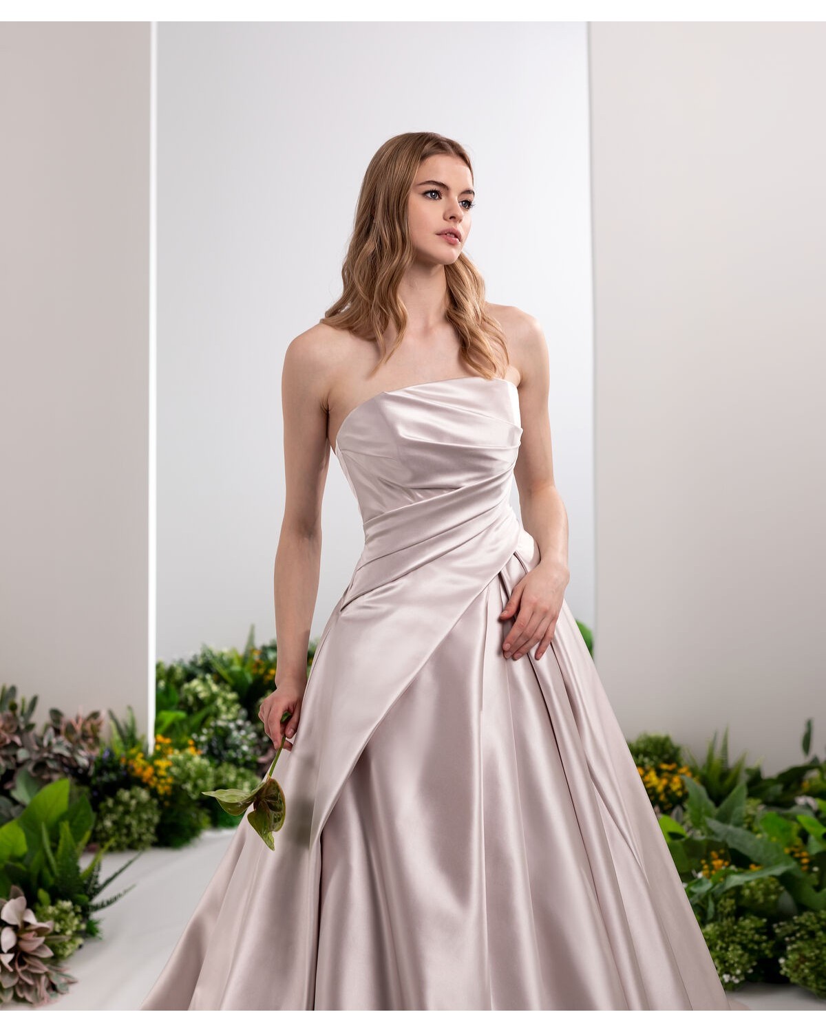 abito da sposa 2027 E0956 Lumina - Valentini Couture