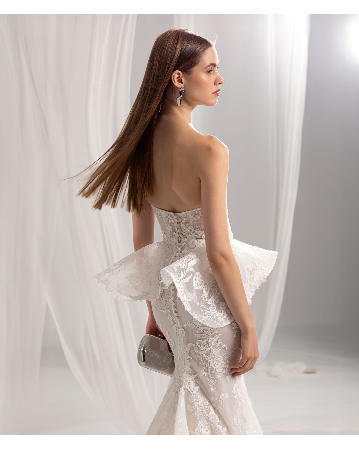 abito da sposa 2027 V1464 Lumina - Valentini Couture