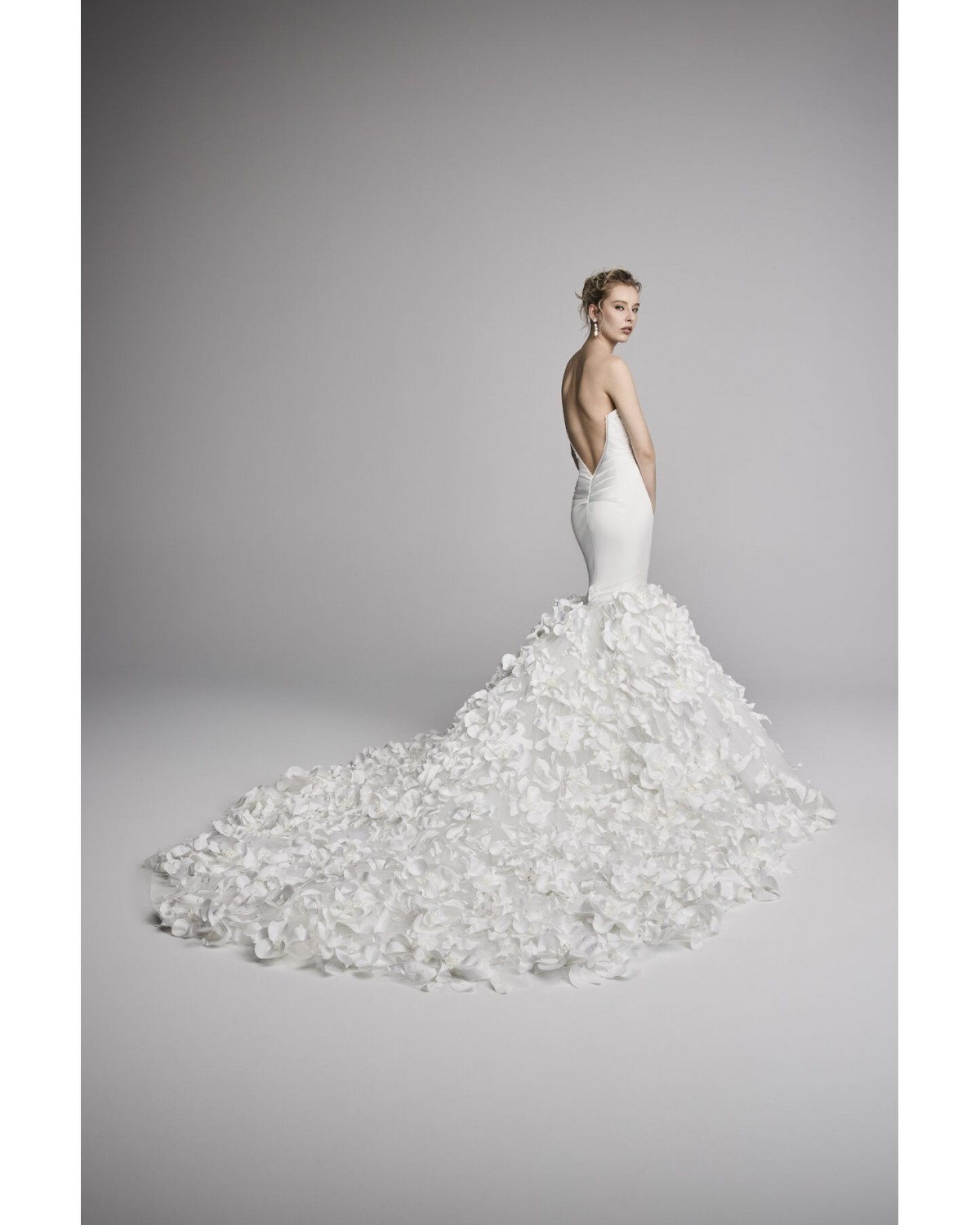 abito da sposa 2027 profuse Spring 2027 Couture Collection - Ines Di Santo