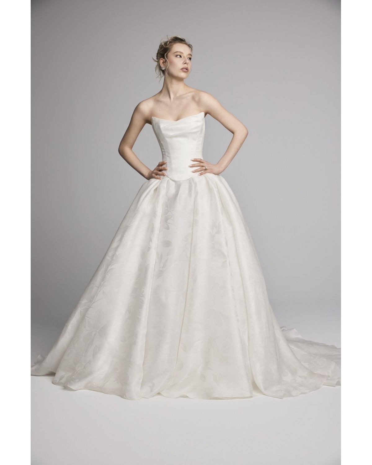 abito da sposa 2027 nivelle Spring 2027 Couture Collection - Ines Di Santo