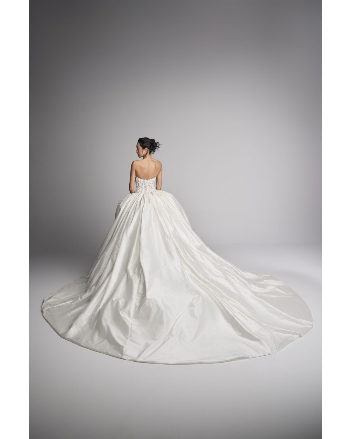 abito da sposa 2027 mirage Spring 2027 Couture Collection - Ines Di Santo