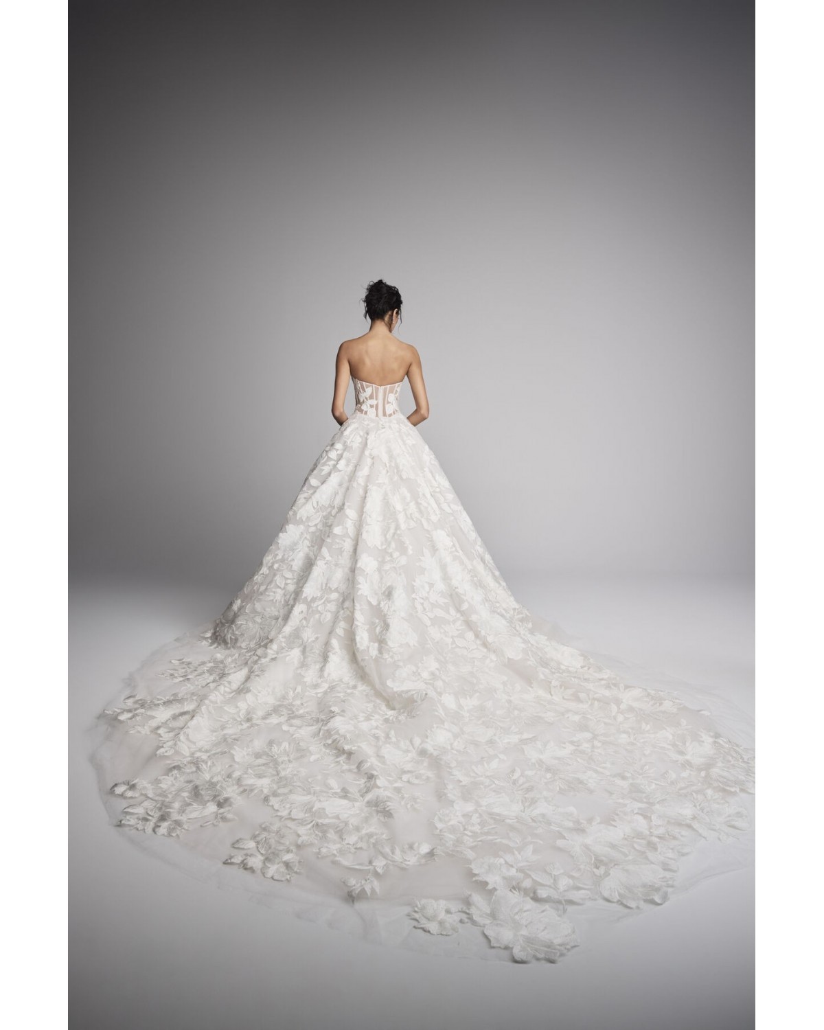 abito da sposa 2027 clair de lune Spring 2027 Couture Collection - Ines Di Santo