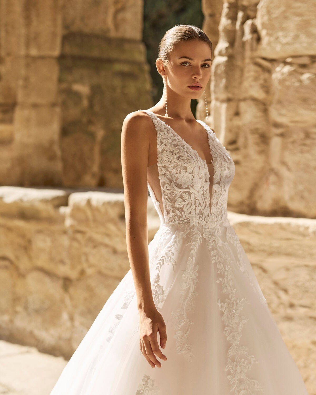 abito da sposa 2027 PINCEL-2N37 2027 - Adriana Alier - Aire Barcelona
