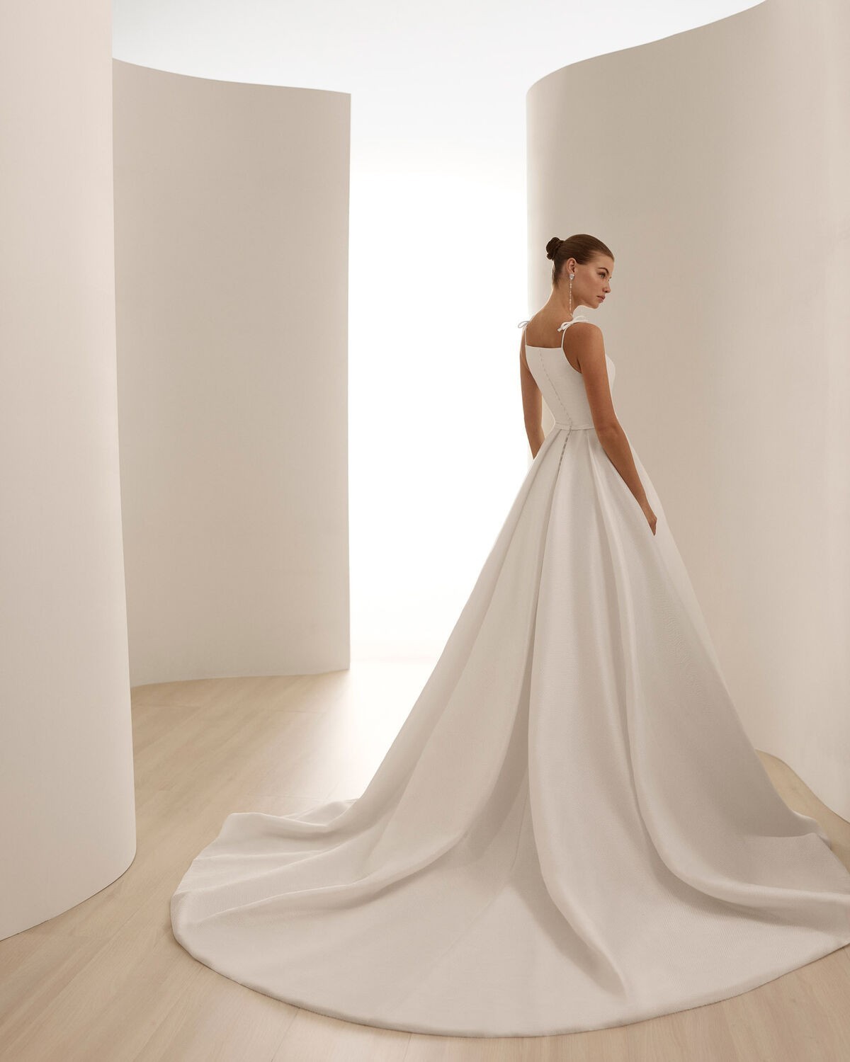 abito da sposa 2027 DILIA-2214 2027 - Aire Atelier - Aire Barcelona