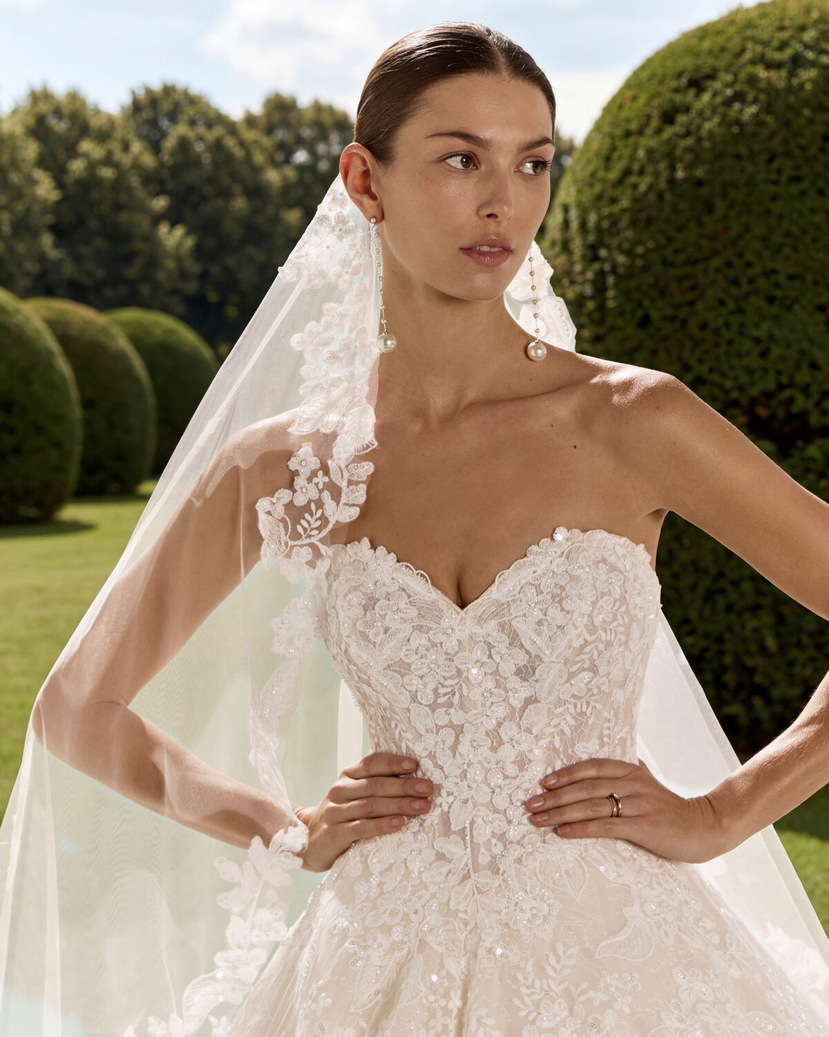 abito da sposa 2027 HELIA-2W12 2027 - Luna Novias - Aire Barcelona