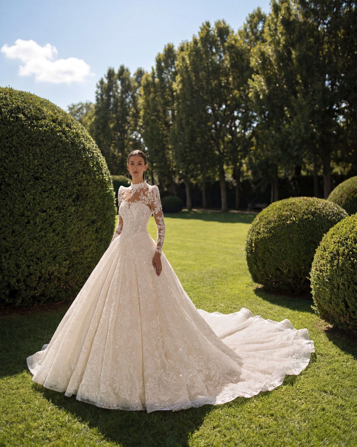 abito da sposa 2027 HELIA-2W12 2027 - Luna Novias - Aire Barcelona