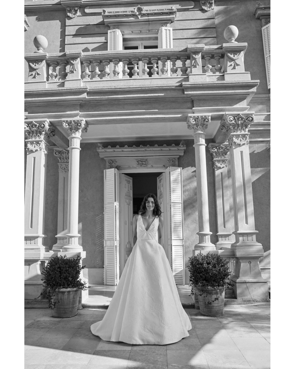abito da sposa 2027 2761 Ovalo 2027 Collection - Jesus Peiro