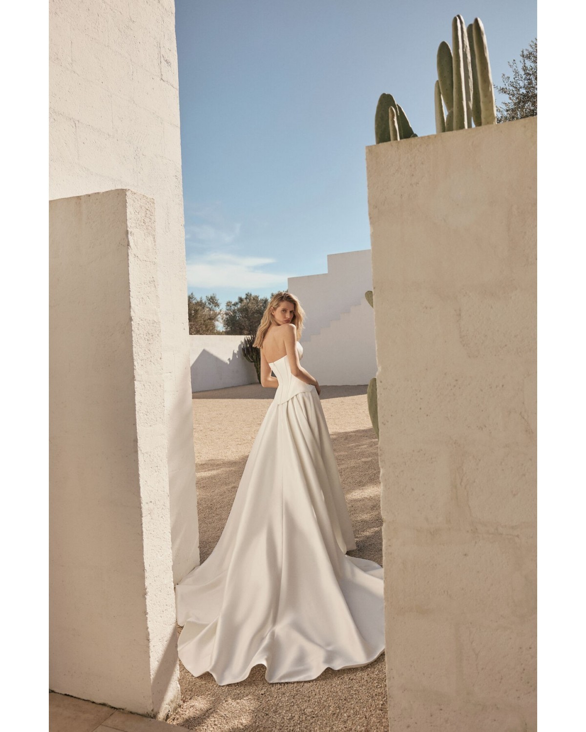 abito da sposa 2027 Enzo  - Eva Lendel