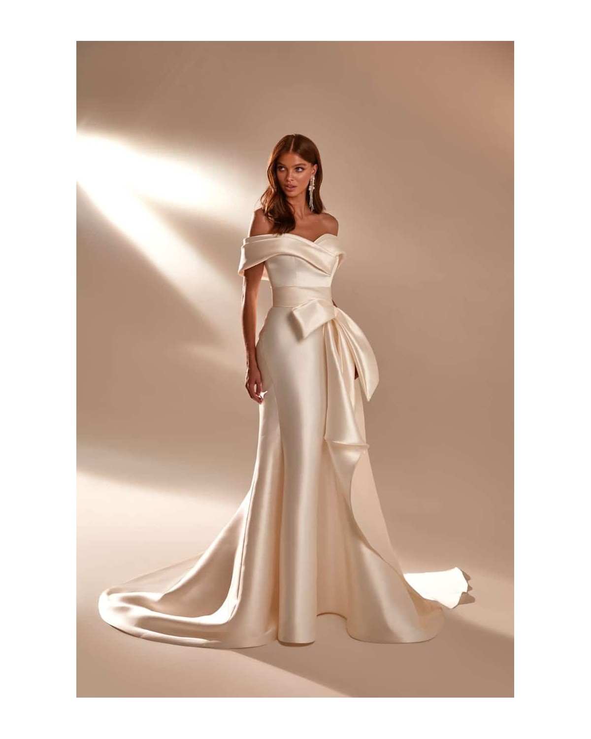 April - In The Name of Love - abito da sposa collezione 2020 2021 - Milla Nova