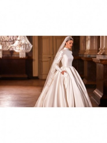 Aisha - abito da sposa collezione 2022 - Royal