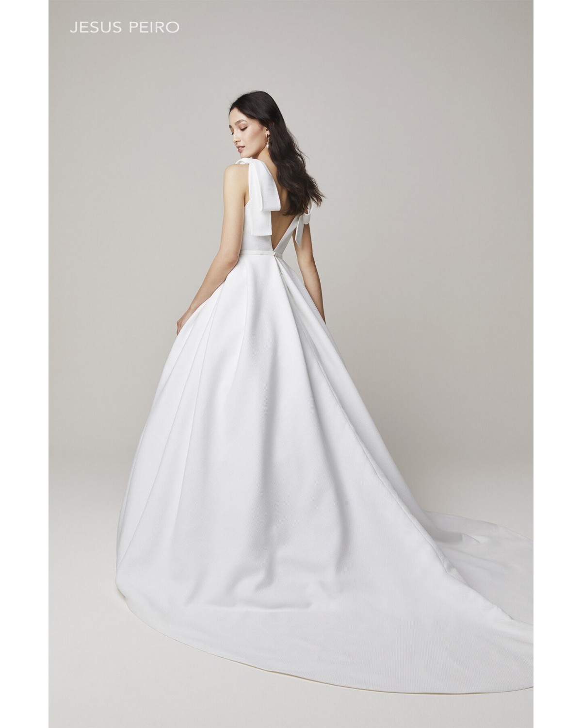 2200 - abito da sposa collezione 2022 - Jesus Peiro