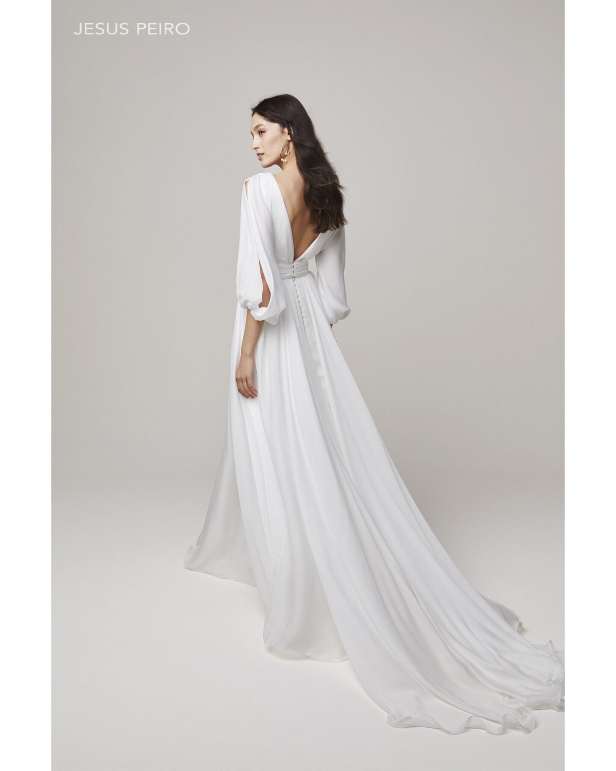 2209 - abito da sposa collezione 2022 - Jesus Peiro