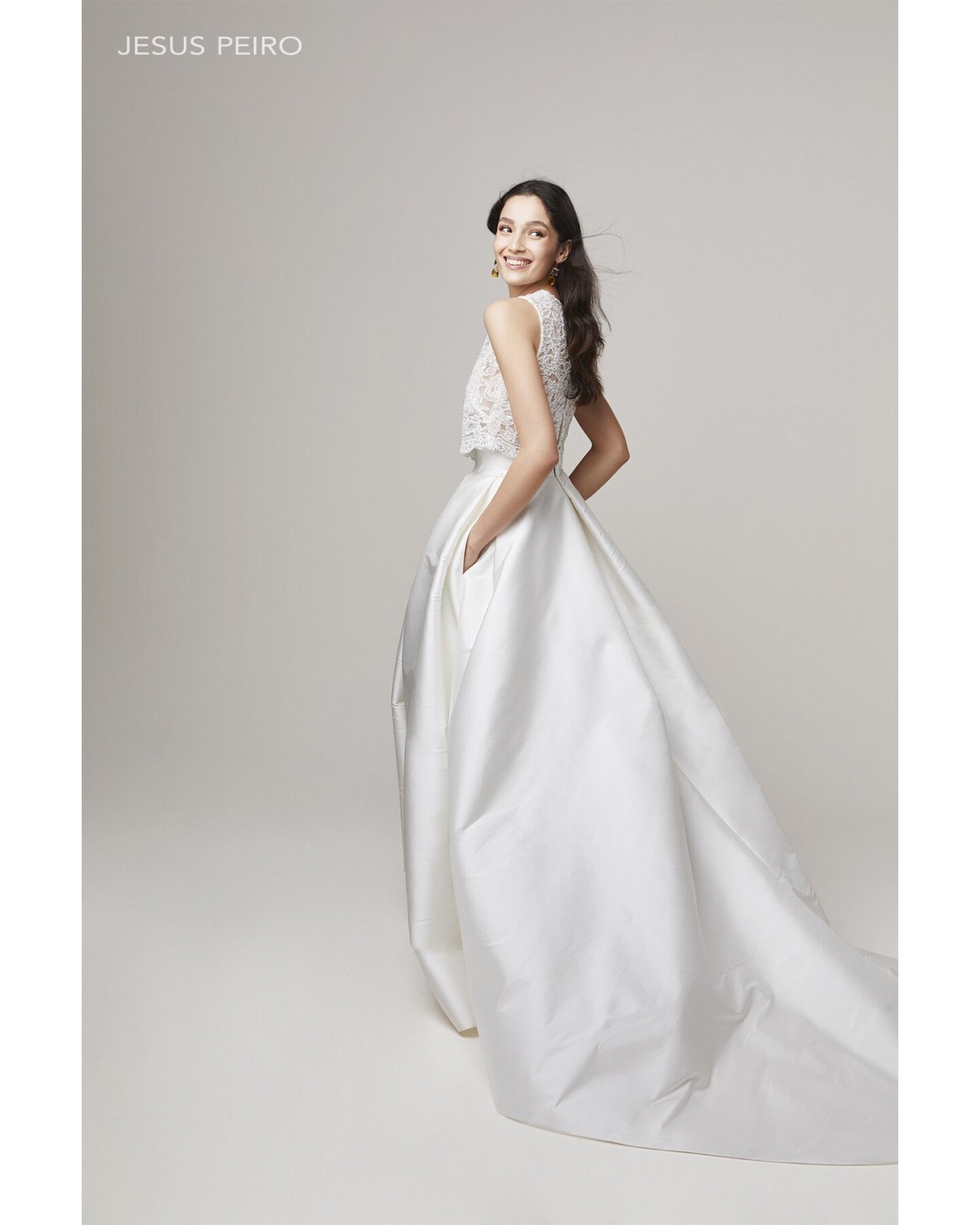 2215 - abito da sposa collezione 2022 - Jesus Peiro