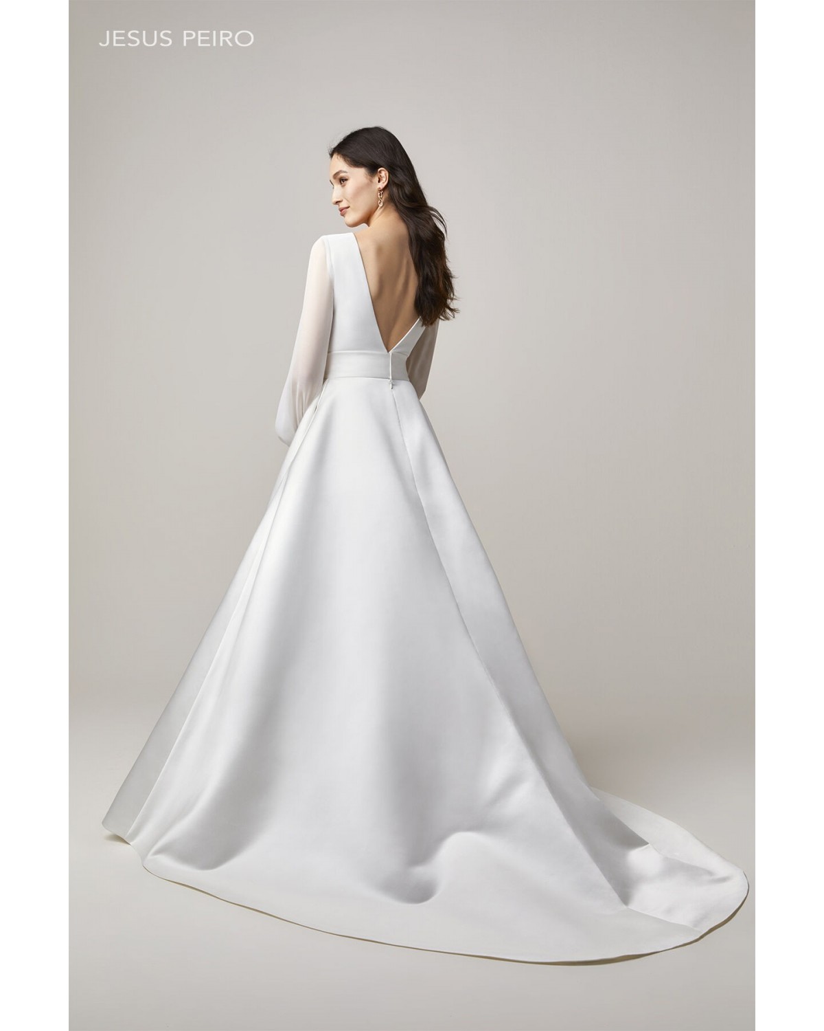 2220 - abito da sposa collezione 2022 - Jesus Peiro