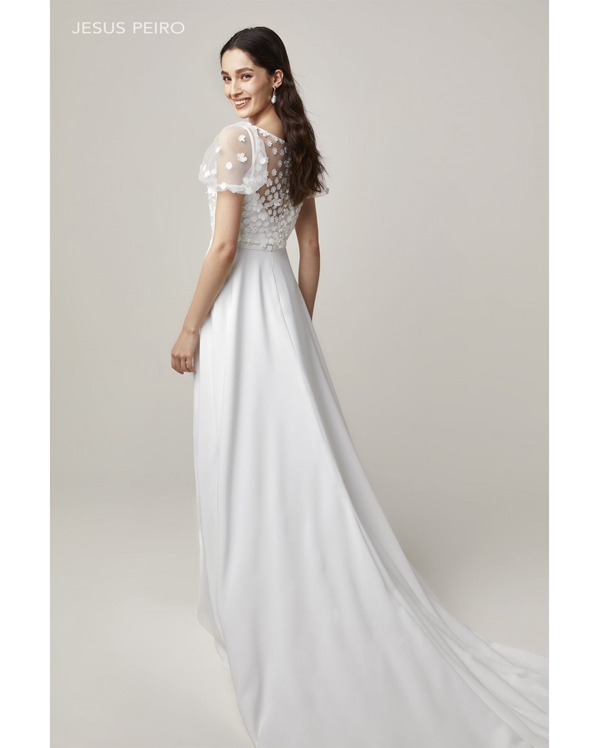 2230 - abito da sposa collezione 2022 - Jesus Peiro