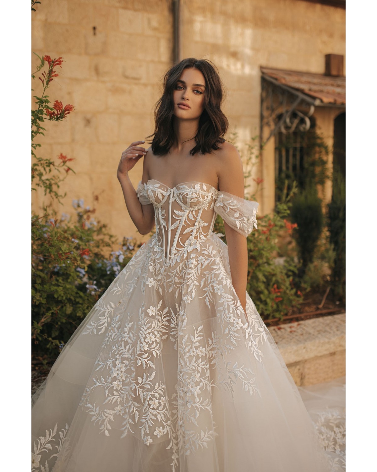 22-104 - abito da sposa collezione Montefiore 2022 - Berta