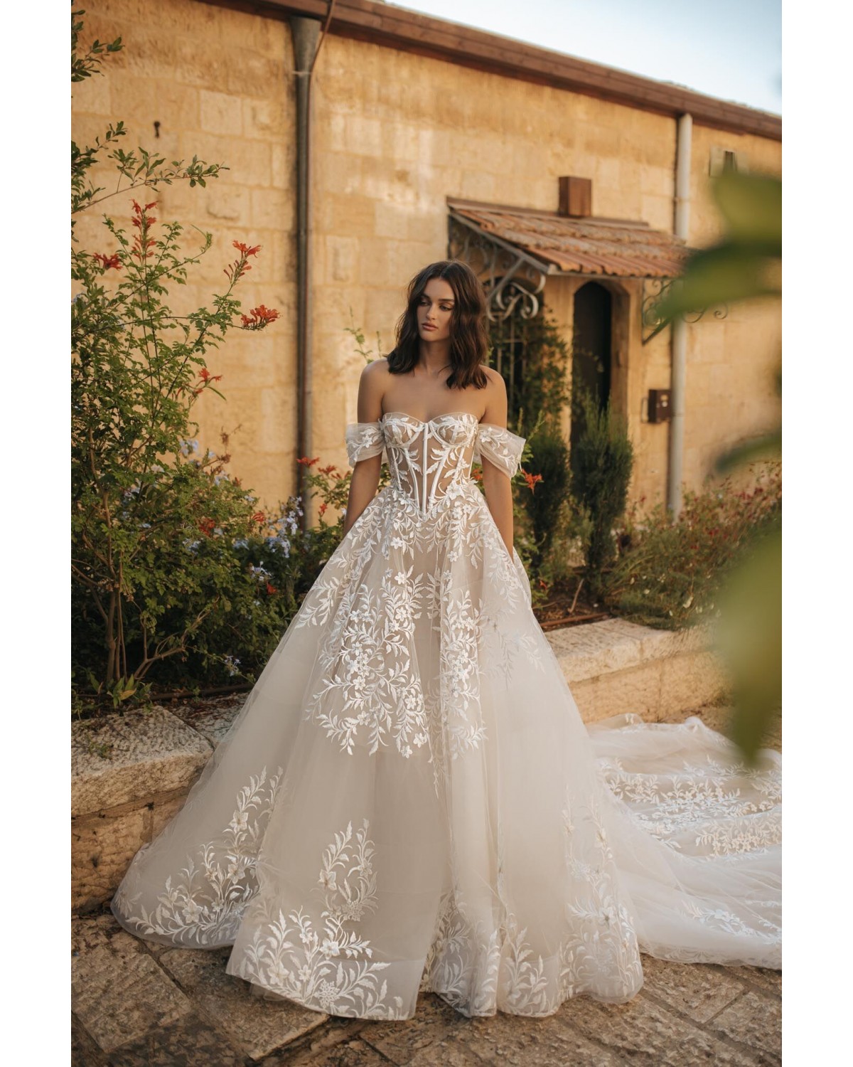 22-104 - abito da sposa collezione Montefiore 2022 - Berta