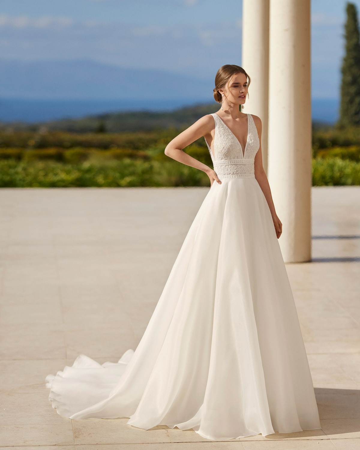 VIRIDIA - abito da sposa 2023  - Rosa Clarà