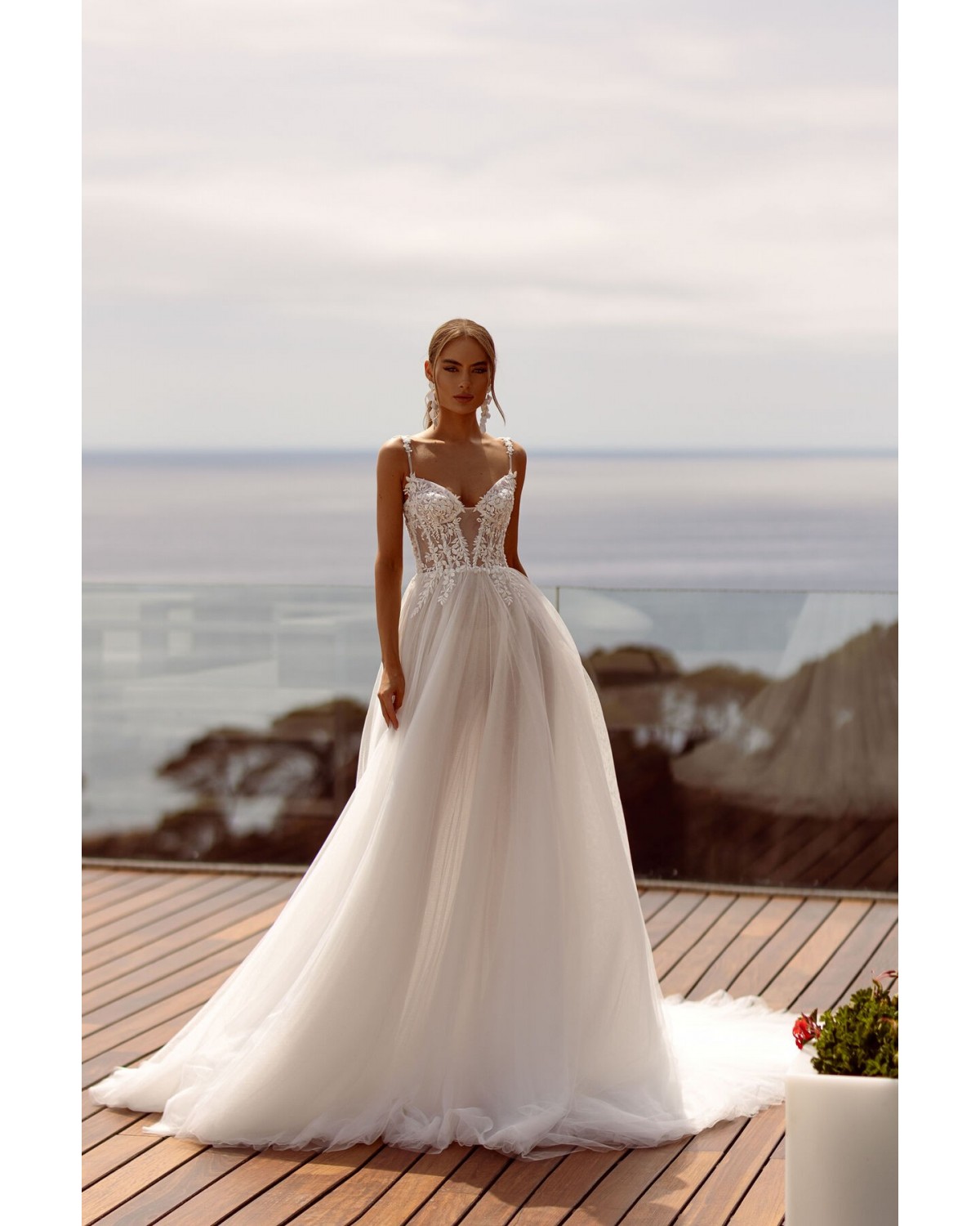 abito da sposa 2024 Tina Valerdi Collezione Luxury Collection