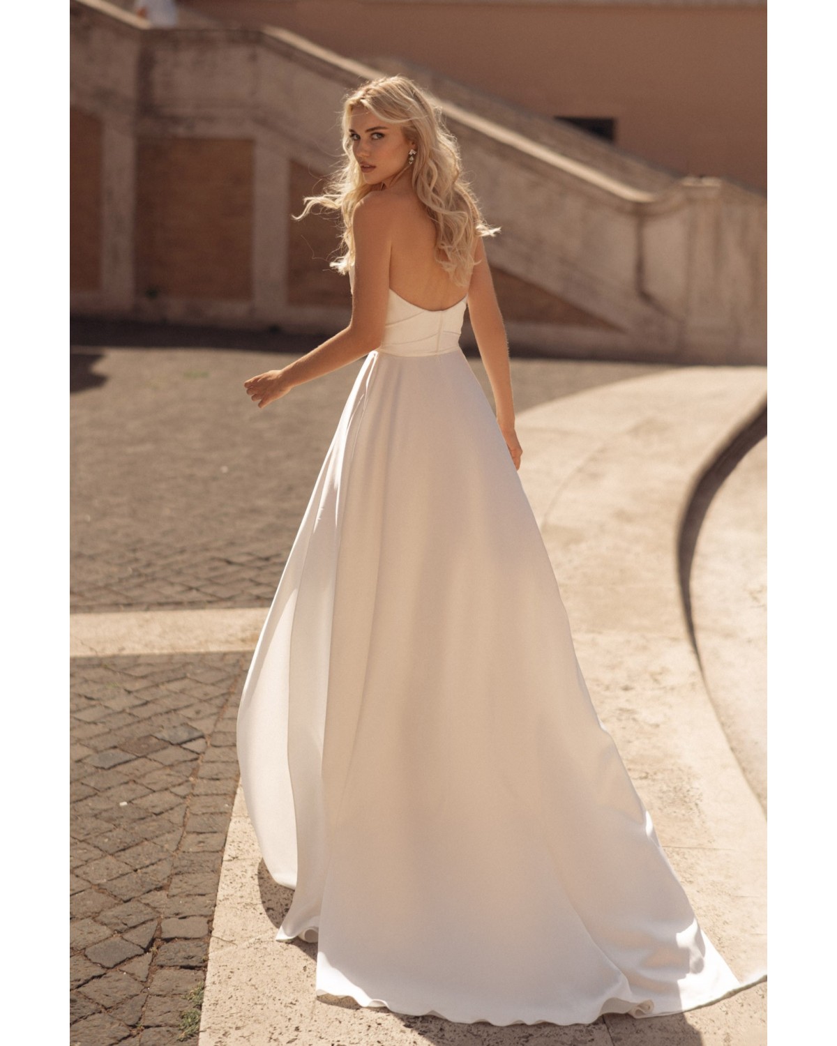 abito da sposa Collezione Pantheon 2024 Liana - MUSE by Berta