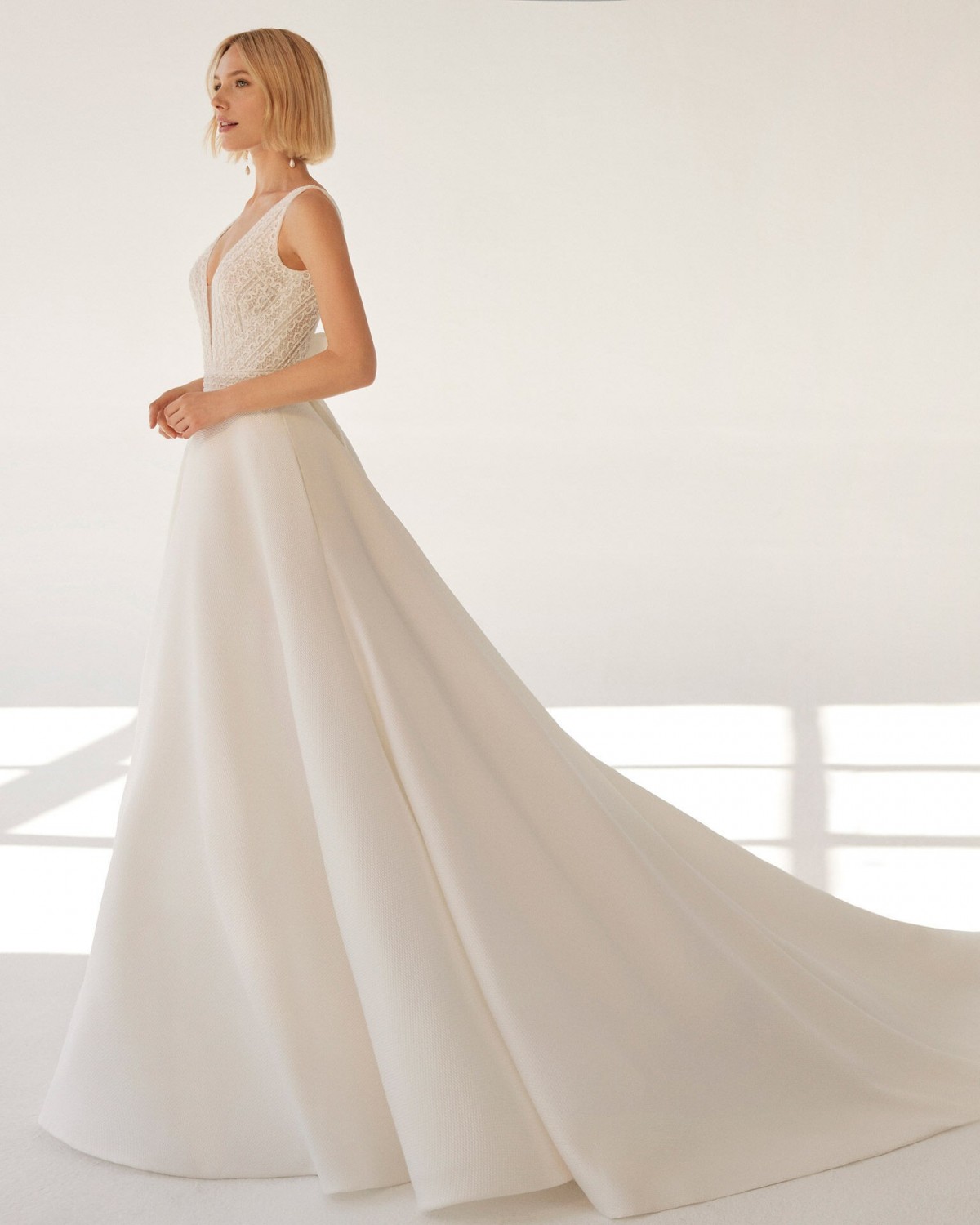 abito da sposa Collezione 2024 EGARA - Aire Atelier