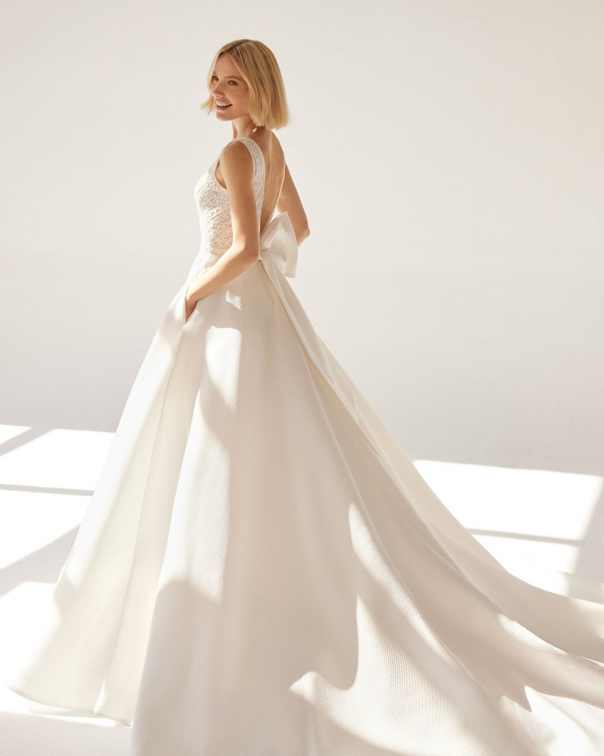 abito da sposa Collezione 2024 EGARA - Aire Atelier