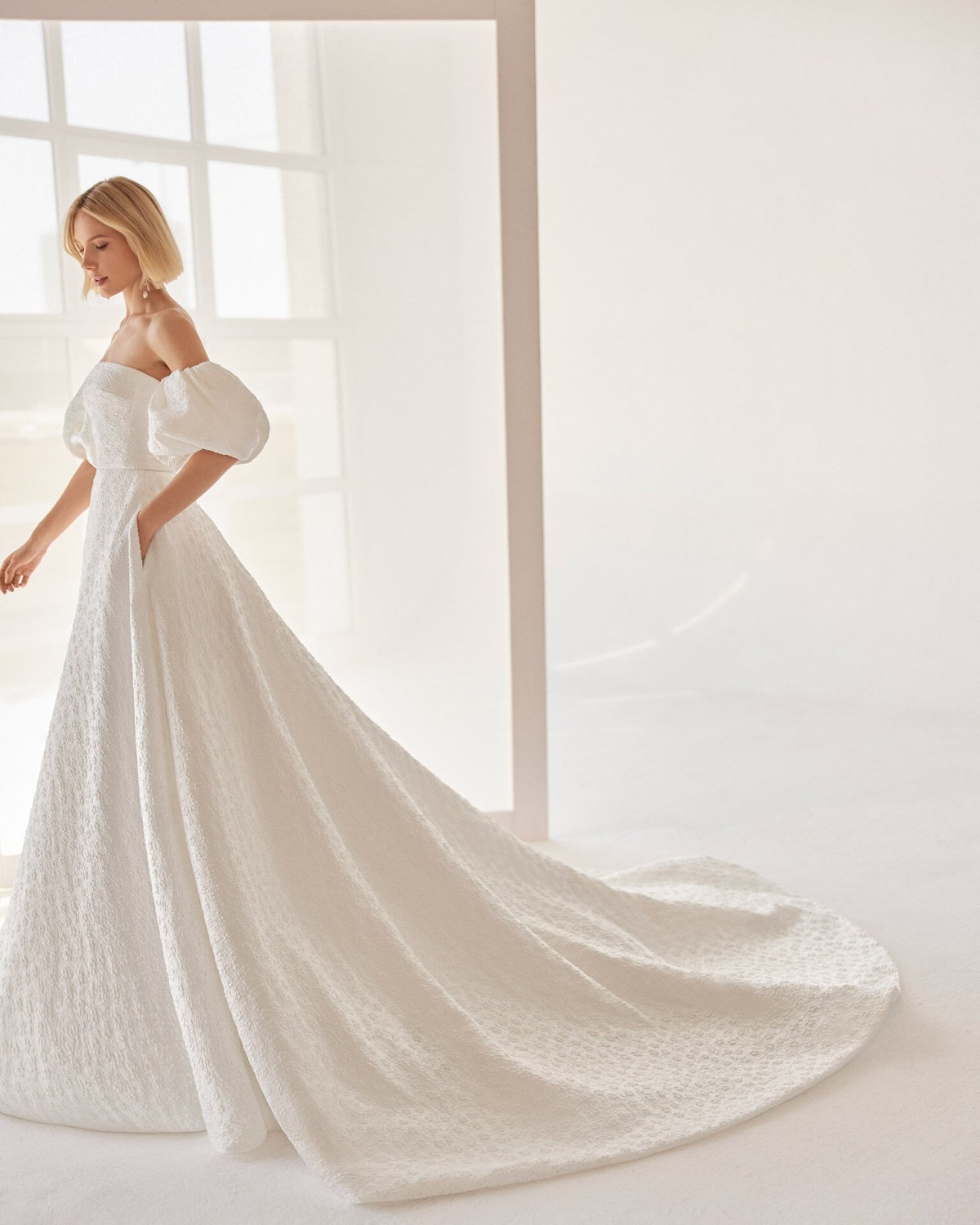 abito da sposa Collezione 2024 ESMIRNA - Aire Atelier