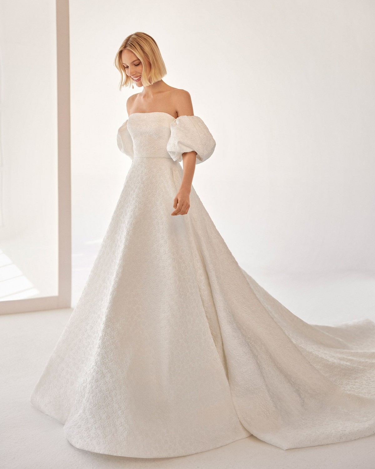 abito da sposa Collezione 2024 ESMIRNA - Aire Atelier