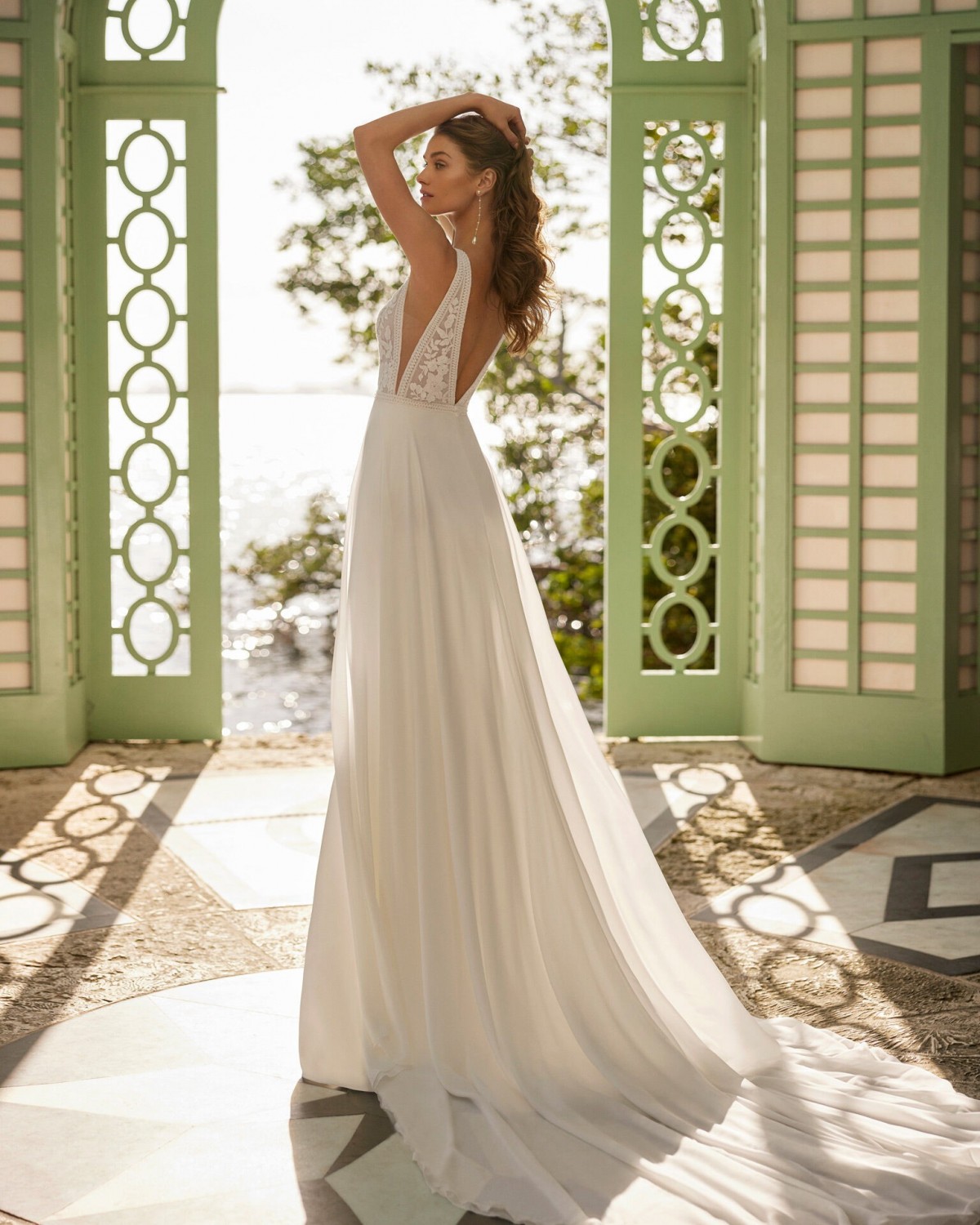 abito da sposa Collezione 2024 SAVIA - Aire Barcelona