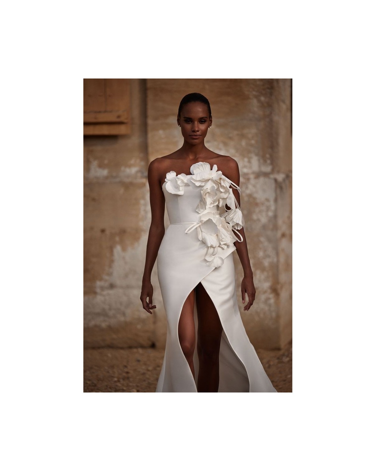 abito da sposa Collezione 2024 Etia - Stars in White