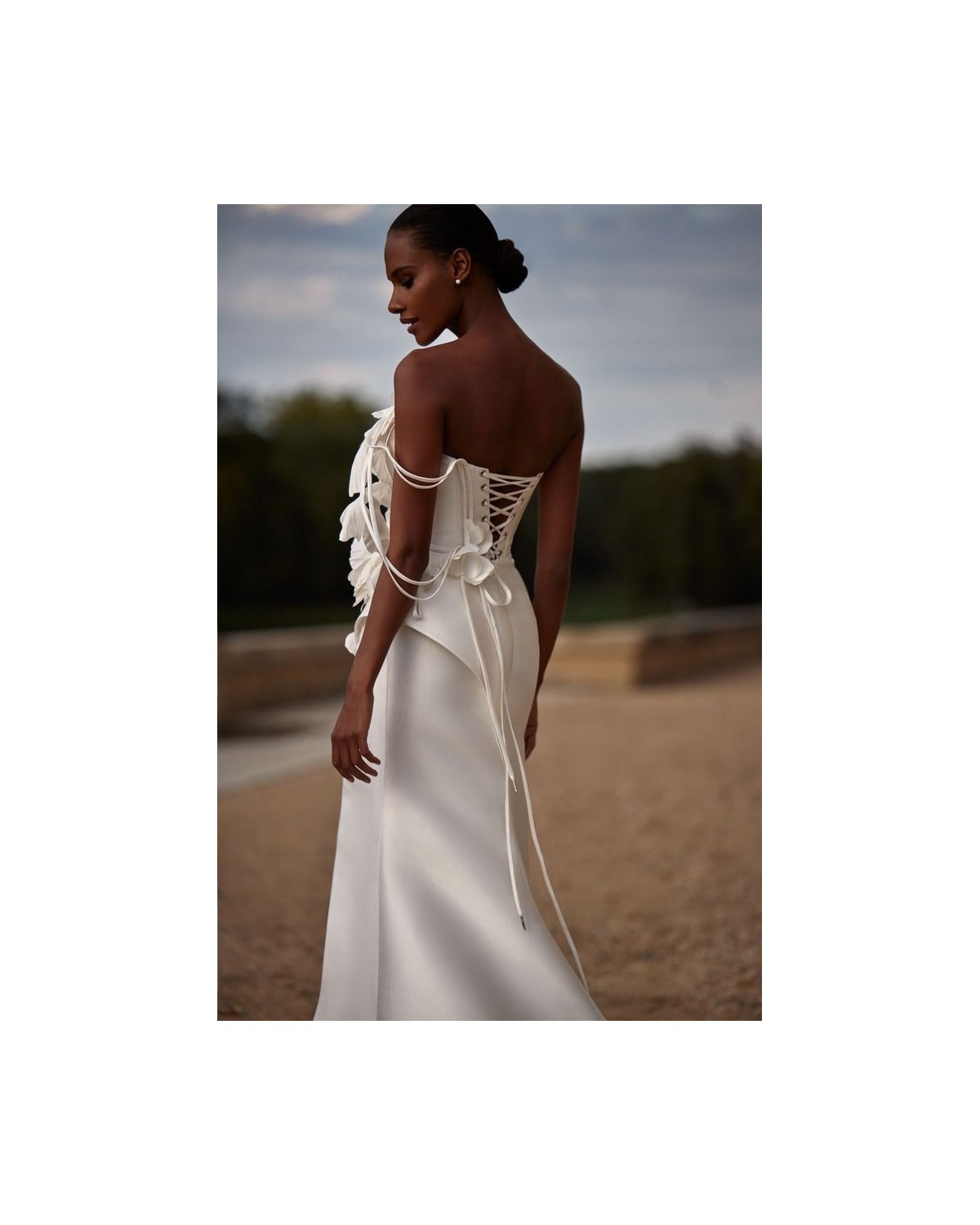 abito da sposa Collezione 2024 Etia - Stars in White